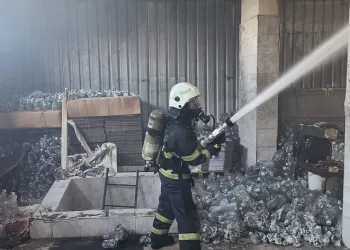 Antakya’da iş yerinde korkutan yangın