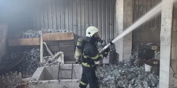 Antakya’da iş yerinde korkutan yangın