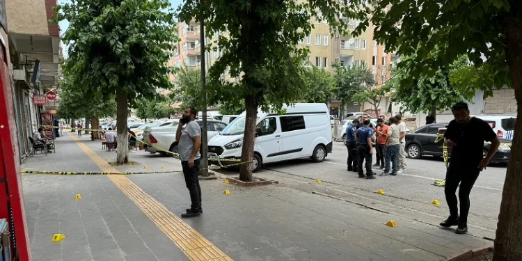 Diyarbakır’da anlaşma masasında silahlar konuştu