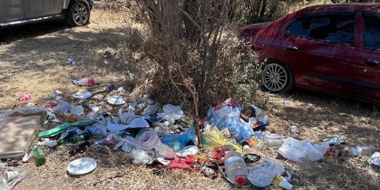 Tatilciler gitti çöpleri kaldı