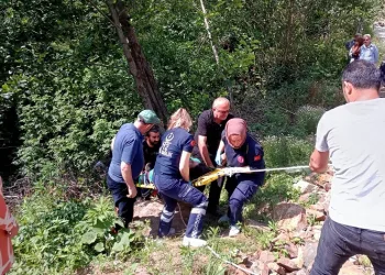 ATV motor ile uçuruma yuvarlanan iki kişi kurtarıldı