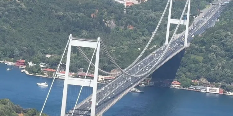 İstanbul’da helikopterle trafik denetimi