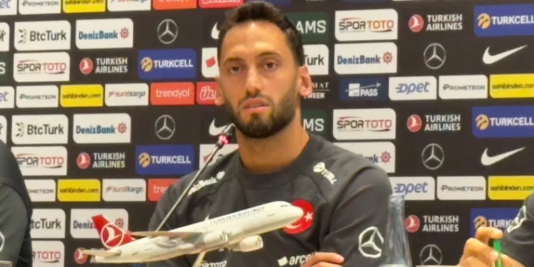 Hakan Çalhanoğlu: “Çekya maçına odaklanıp, inşallah grup etabını geçeceğiz”