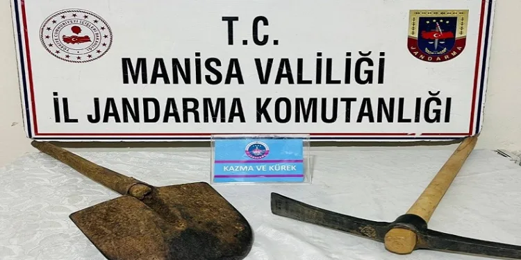 Manisa’da defineciler suçüstü yakalandı