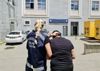 Uyuşturucu ticaretinden 12,5 yıl hapis cezası bulunan kadın yakalandı