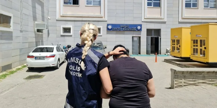 Uyuşturucu ticaretinden 12,5 yıl hapis cezası bulunan kadın yakalandı