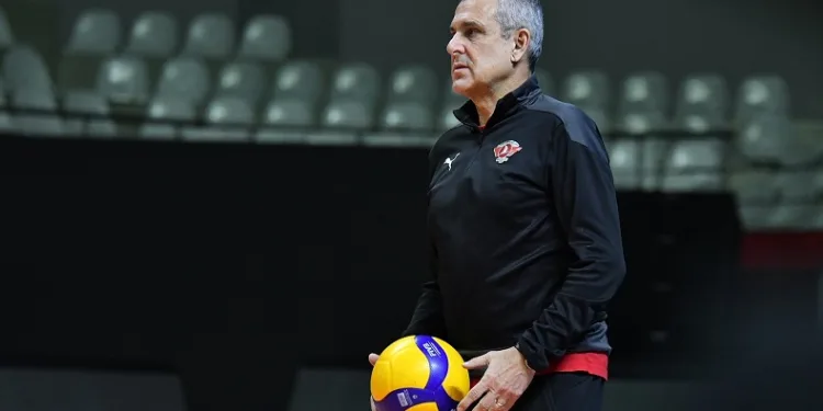 Türk Hava Yolları, başantrenör Ze Roberto ile sözleşme yeniledi
