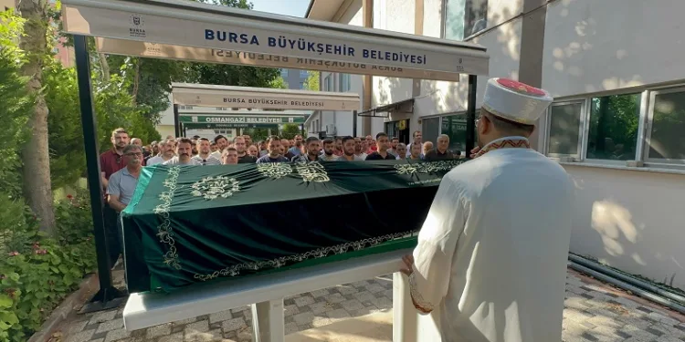 Bursa’da Jet skiden düşerek hayatını kaybeden genç kız toprağa verildi