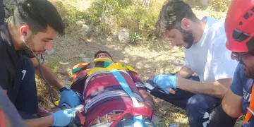 Kayalıklarda mahsur kalan şahsı AFAD kurtardı
