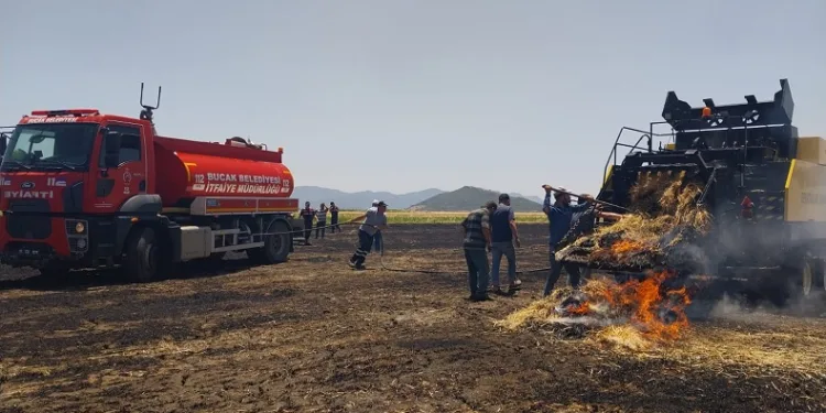 Burdur’da balya makinesinden çıkan yangında 9 dekarlık arazi kül oldu