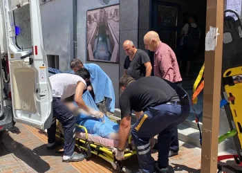 Hamamda düşerek başını çarpan 70 yaşındaki adam tüm müdahalelere rağmen kurtarılamadı