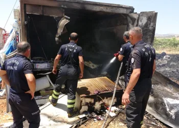 Kırık camlar yangına neden oldu
