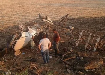 Manisa’da otomobil tarlaya uçtu: 1 ölü