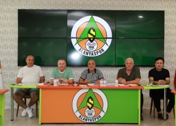 Alanyaspor’da yeni sezonun ilk toplantısı yapıldı
