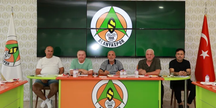 Alanyaspor’da yeni sezonun ilk toplantısı yapıldı