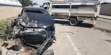 Diyarbakır’da otomobil ile kamyonet çarpıştı