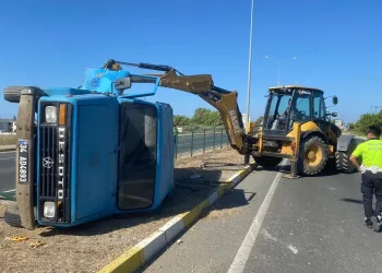 Balıkesir’de kamyonet devrildi:1 ölü, 2 yaralı