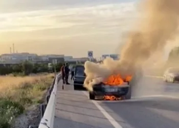 Konya’da otomobil alev alev yandı