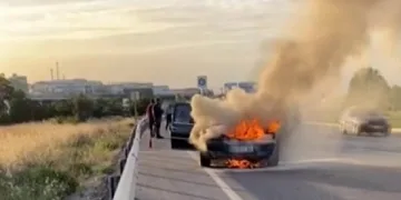 Konya’da otomobil alev alev yandı