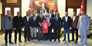 Balıkesirspor yönetimi, Vali Ustaoğlu’nu ziyaret etti