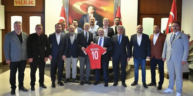 Balıkesirspor yönetimi, Vali Ustaoğlu’nu ziyaret etti