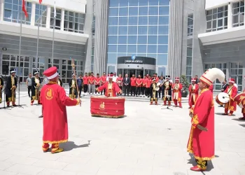 Güreşçilere mehterli karşılama