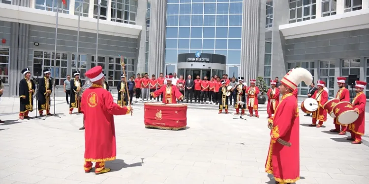 Güreşçilere mehterli karşılama