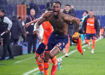 Başakşehir, Opoku ile 3 yıllık sözleşme imzaladı