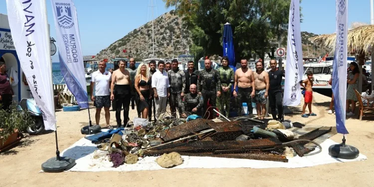 Gümüşlük’te deniz dibi temizliği