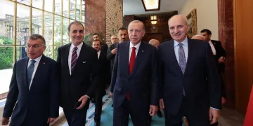 Cumhurbaşkanı Erdoğan, TBMM Başkanı Kurtulmuş’u ziyaret etti