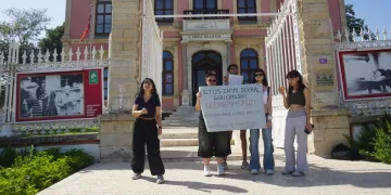 Edirne’de üniversite öğrencileri ulaşım zammını protesto etti
