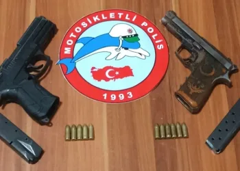Lüleburgaz’da şüpheli şahsın üzerinden iki tabanca çıktı