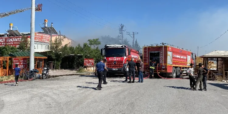 Konya’da sanayi sitesinde yangın paniği