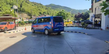 Kazara ateş alan silahla eniştesini vurdu