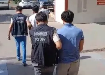 Biri asansör boşluğunda, diğeri banyoda saklanırken yakalandı