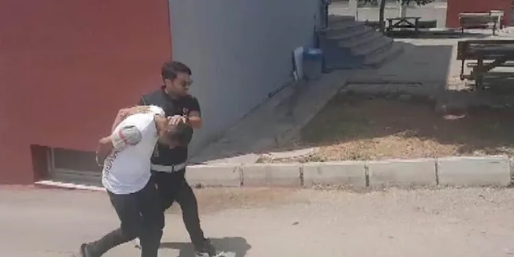 Uyuşturucu suçundan firari 2 hükümlü narkotik polislerden kaçamadı