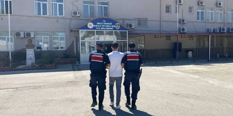 Hakkında 13 yıl hapis cezası bulunan şahıs jandarmaya takıldı