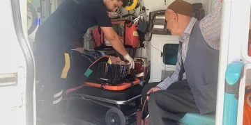 Otomobil yaşlı kadına çarpıp kaçtı