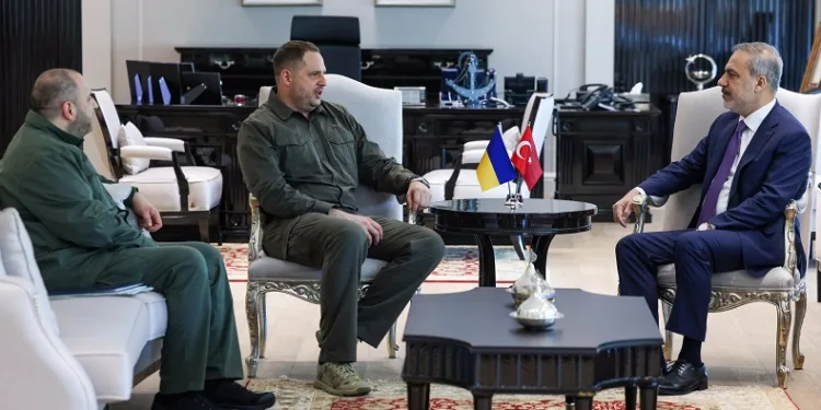 Bakan Fidan, Ukrayna Devlet Başkanlığı Ofisi Başkanı Yermak ve Savunma Bakanı Umerov ile görüştü