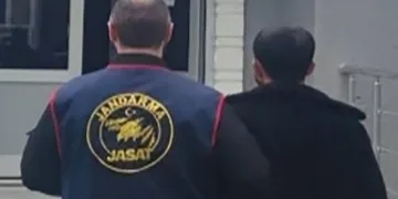 Kasten adam öldürme suçundan aranıyordu, yakalandı