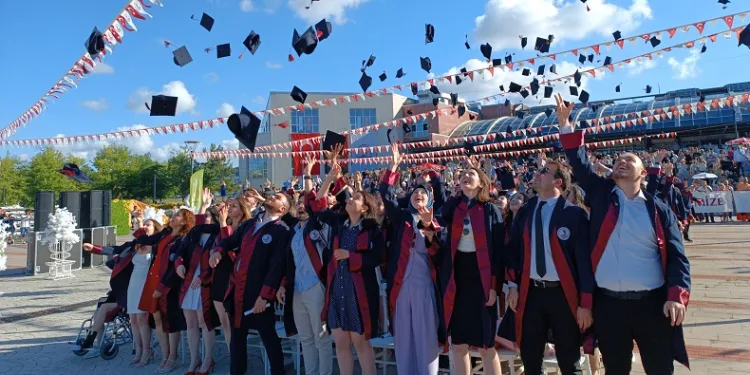 Sağlık ordusuna 322 yeni hekim