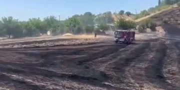 Köy yakınında çıkan yangın korkuttu