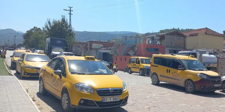 Türkeli’de taksi ücretlerine zam