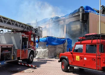 Kozmetik ürünleri üreten iş yerinde yangın