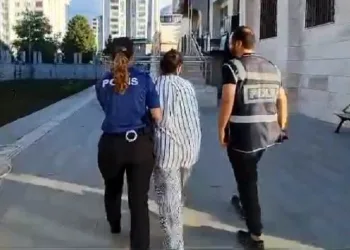 Hırsızlıktan 18 yıla yakın hapis cezası olan kadın yakalandı
