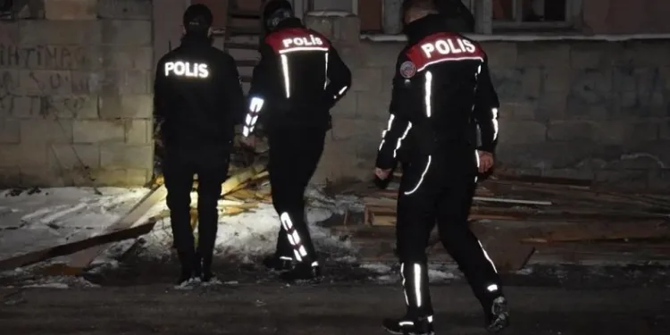 Erzincan’da aranması bulunan 13 şahıs yakalandı