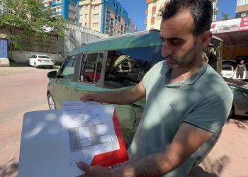 Sıfır diye aldığı 2 araç da hasarlı çıktı