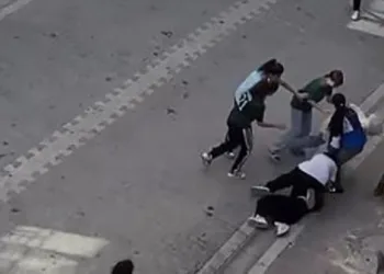 Esenyurt’ta kadınlar arasında taşlı bıçaklı kavga