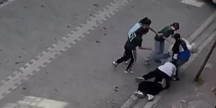 Esenyurt’ta kadınlar arasında taşlı bıçaklı kavga