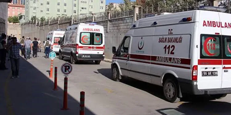 Siirt’te hastane önünde kavga: 5 yaralı